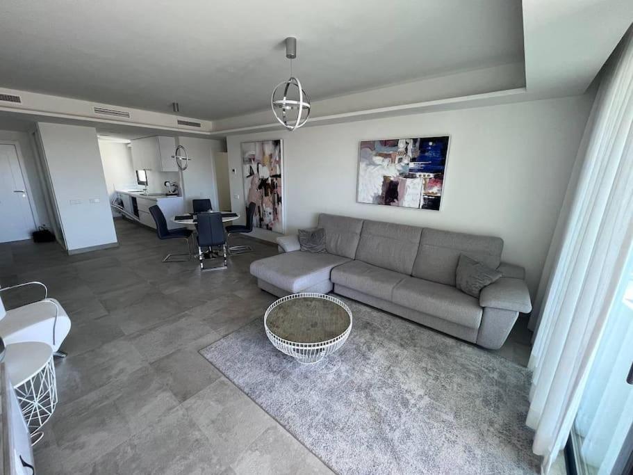 Infinity Estepona Centro Luaran gambar