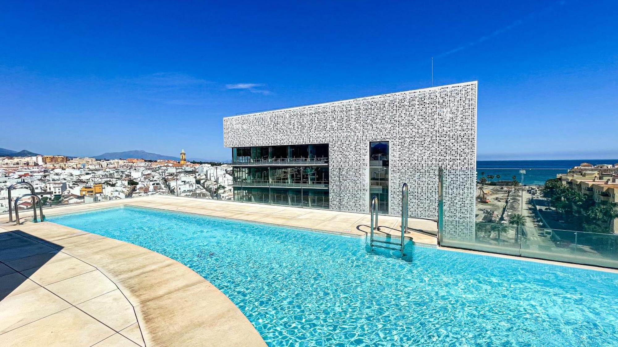 Infinity Estepona Centro Luaran gambar